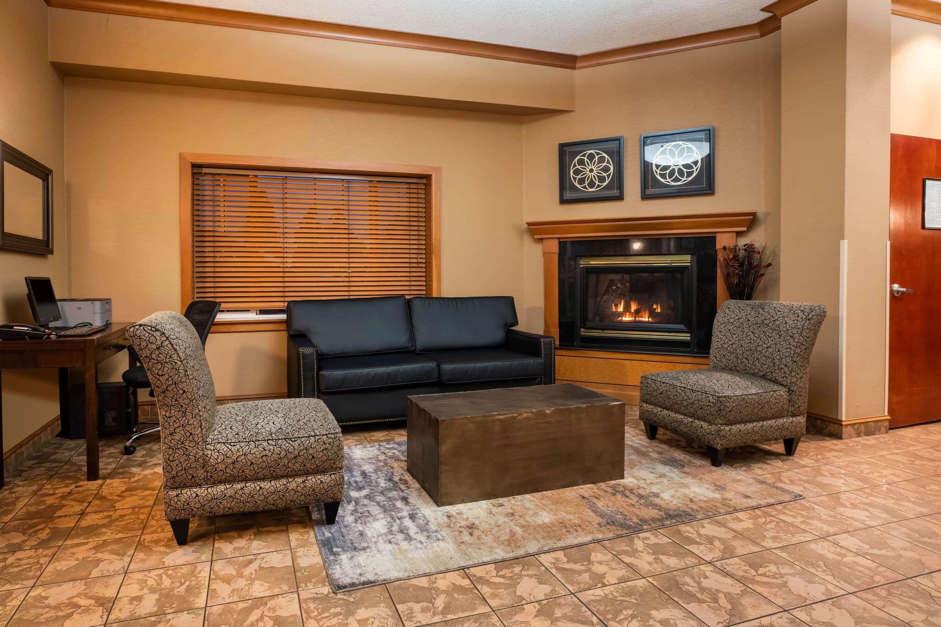 Отель La Quinta By Wyndham Portland Airport Экстерьер фото