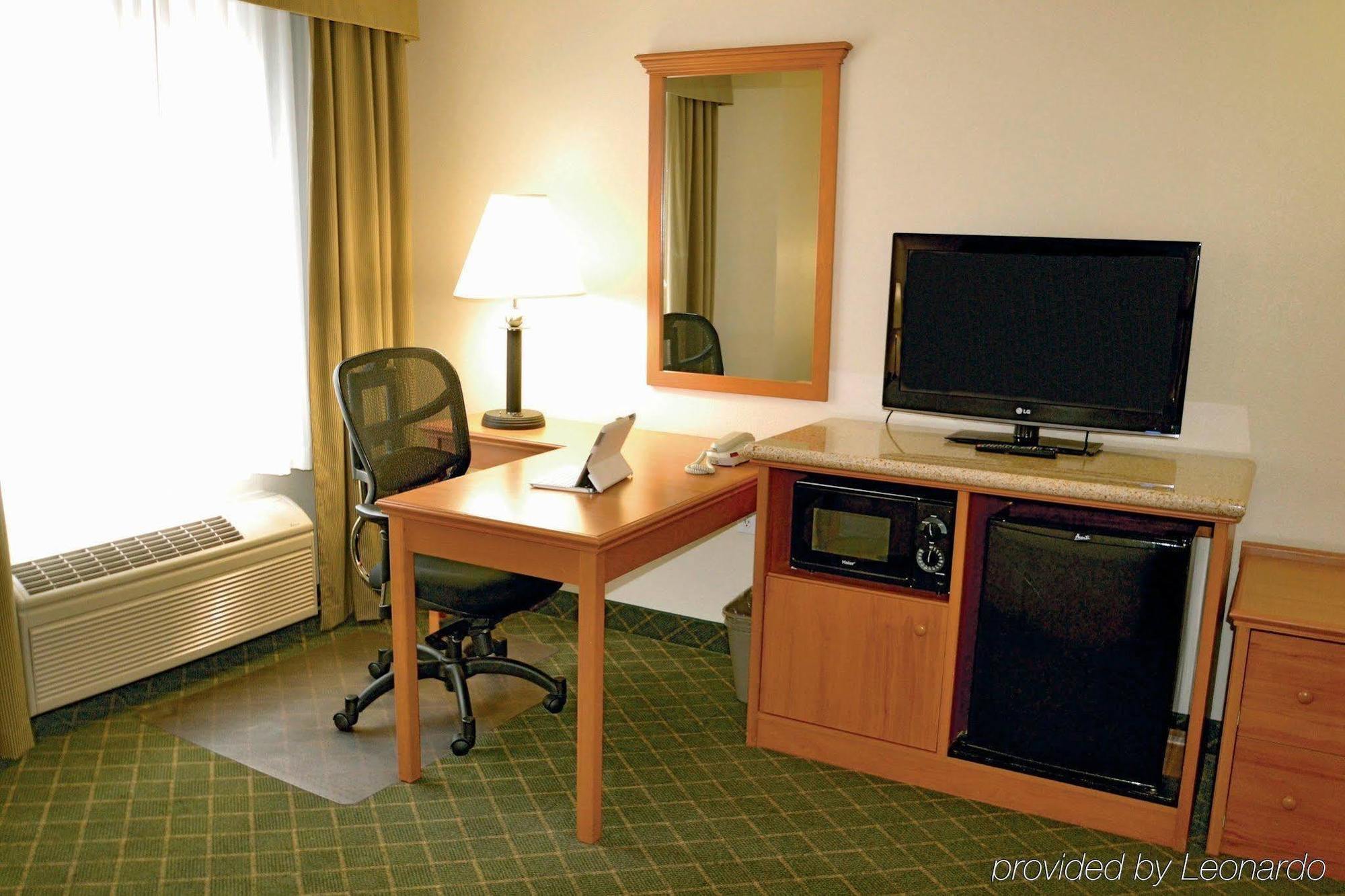 Отель La Quinta By Wyndham Portland Airport Экстерьер фото